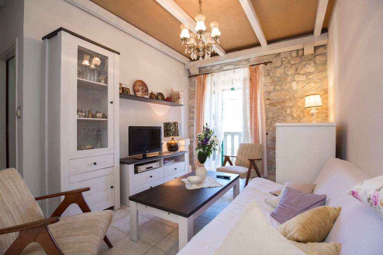 Dalmatian Stone House Villa Pucisca Kültér fotó