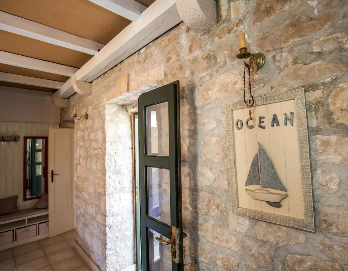 Dalmatian Stone House Villa Pucisca Kültér fotó